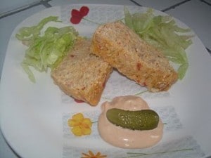 Pastel de pescado con salsa rosa