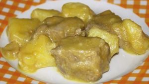 Estofado con patatas y cúrcuma