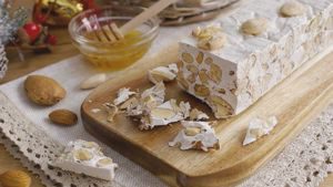 Turrón de almendras duras