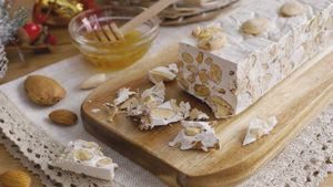 Turrón de almendras duras